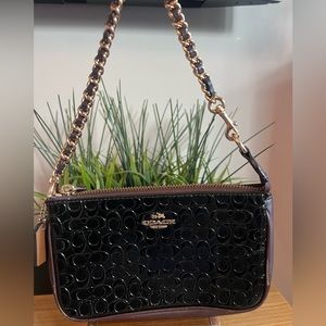 Classic Coach Purse 🖤